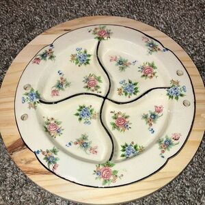 VINTAGE JAPAN HAND PAINTED NUT DISH 4 SECTION DIVIDERS APPETIZER’S 8” ROUND
